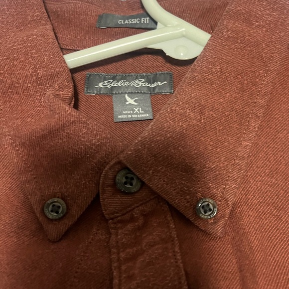 Eddie Bauer Men’s Classic Fit Long Sleeve Button Down Maroon/Red Shirt XL - Picture 2 of 4